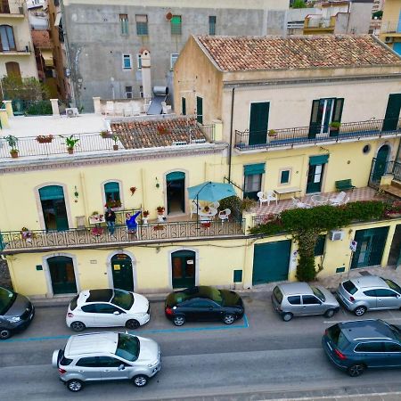 Hostel Beach House Giardini Naxos Εξωτερικό φωτογραφία