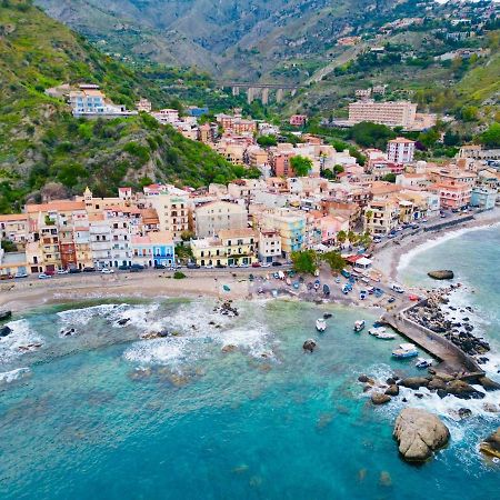 Hostel Beach House Giardini Naxos Εξωτερικό φωτογραφία