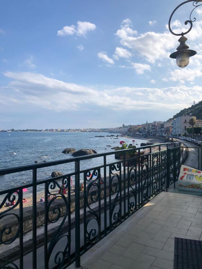 Hostel Beach House Giardini Naxos Εξωτερικό φωτογραφία