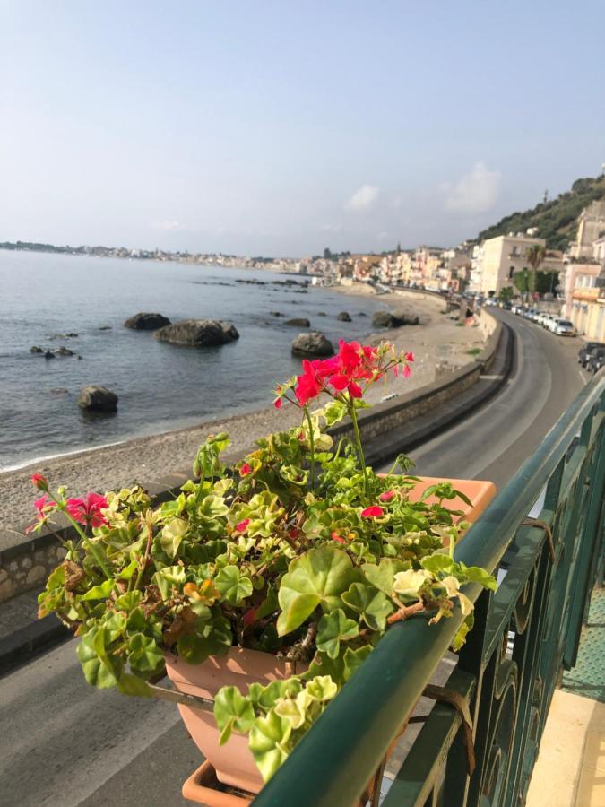 Hostel Beach House Giardini Naxos Εξωτερικό φωτογραφία