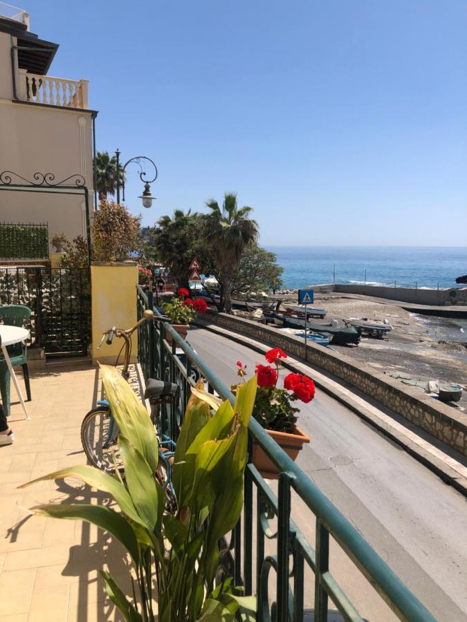 Hostel Beach House Giardini Naxos Εξωτερικό φωτογραφία