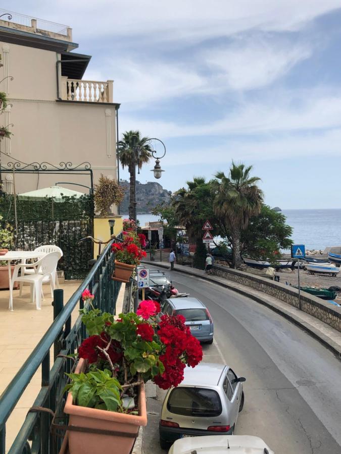 Hostel Beach House Giardini Naxos Εξωτερικό φωτογραφία
