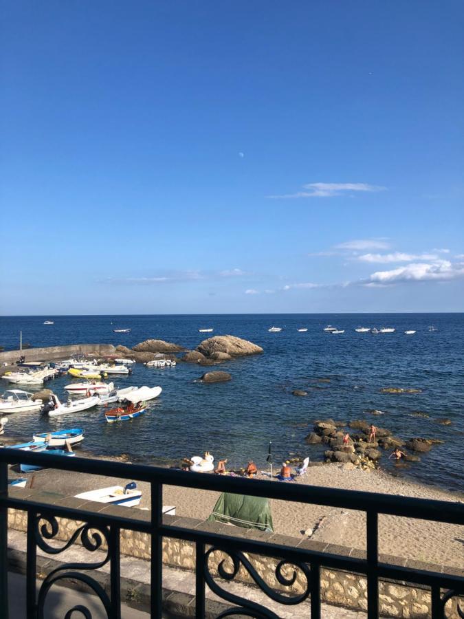 Hostel Beach House Giardini Naxos Εξωτερικό φωτογραφία