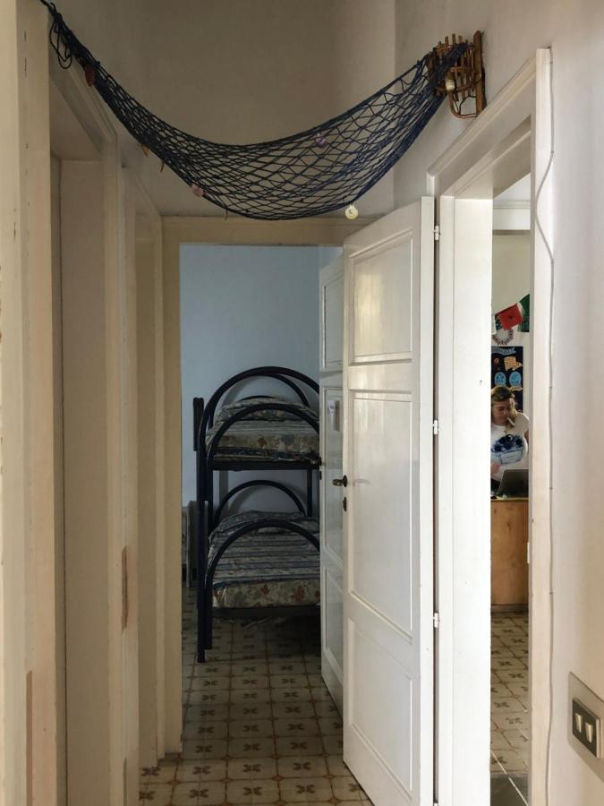 Hostel Beach House Giardini Naxos Εξωτερικό φωτογραφία