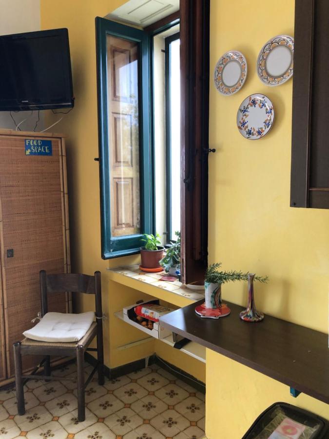 Hostel Beach House Giardini Naxos Εξωτερικό φωτογραφία