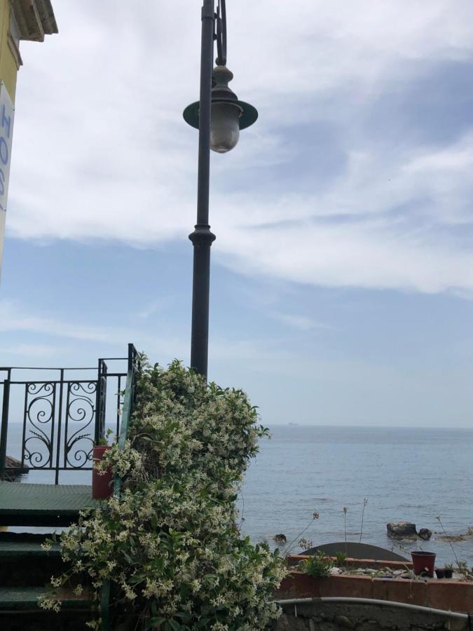 Hostel Beach House Giardini Naxos Εξωτερικό φωτογραφία